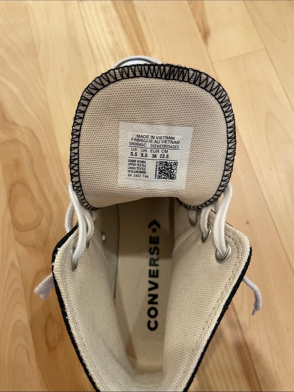 Converse Black and White Platform High Top Sneakers - Women US 5.5 - Picture 2 of 2